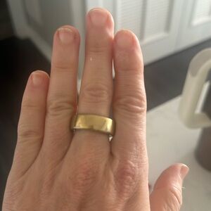 Gen 3 Horizon Gold Oura Ring ** charger not included
